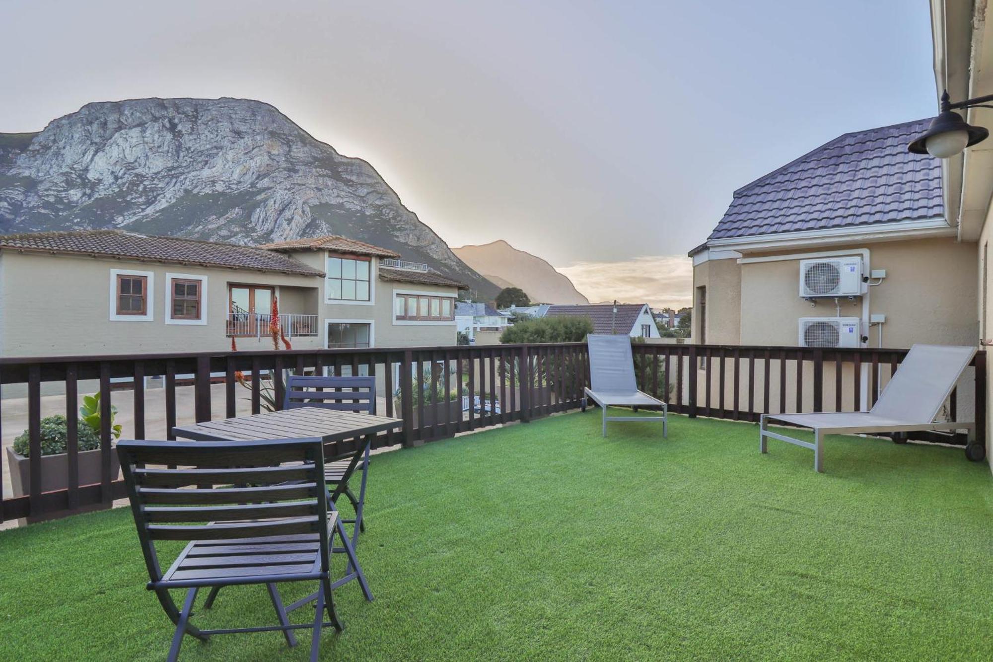Lavender Manor Guest Lodge Hermanus Room photo
